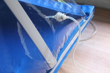 Matériel de PVC d'isolant de pyramide de sac d'essai de boîte à gants de laboratoire dans le bleu